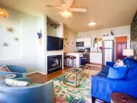 Beachfront Condo 500 Steps to the Ocean - Centrally Located! Pet Friendly! Hotels in Folly Beach