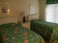 PANORAMIC GOLF LAGOON VIEW,WALK TO BEACH, BEACH LOCKER,GAS GRILLS,LOVELY POOL