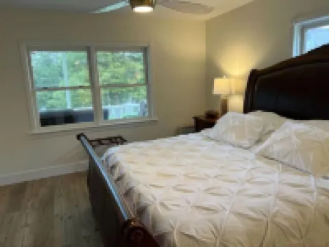 Old Southern - Lakefront - Dog friendly