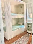 Cozy Clean Cottage on Clearwater