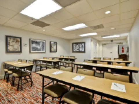 Homewood Suites by Hilton Phoenix - Biltmore Hotels in Maricopa County
