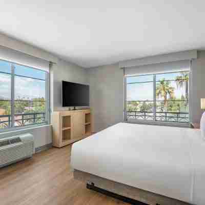 Hyatt Place Riverside Downtown Rooms