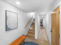 New! Modern Ski-in/Ski-out Mountain View Chalet by Village + Hot Tub/EV Charging