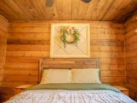 Pinetree Place Hotels in Wrightwood