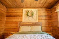 Pinetree Place Hotels in Wrightwood