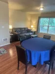 Charming 2-bedroom apartment with AC, WiFi in marvelous Missoula Các khách sạn gần Mt Sentinel trail hike
