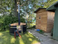 Beautiful Lake Huron beach house, across the street from Golf Course with Sauna Hotel dekat Harrisville State Park