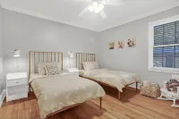 Stylish, Spacious 3 Bedroom Home - FREE BIKES-