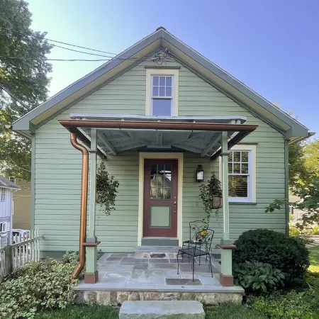 Charming Carriage House in the Heart of Kennett