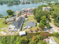 The Bayou House - Lakefront, Boat Dock, Views!