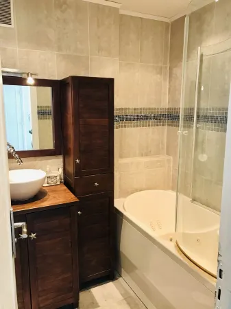 Bright apartment with sea view