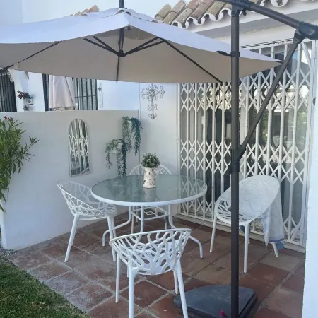 Lovely 3 bed 3 bath end villa with pool and beautiful port in Duquesa