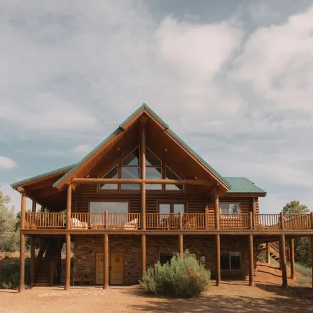 THE ZION CABIN—Log Cabin Just Outside Zion National Park