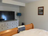 Waterfront & View-Near Seattle on Lake Sammamish in Bellevue - 방갈로