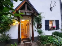 Vacation apartment Wiesensee in the historic farmhouse. Vacation with a dog! Hotels in Pottum