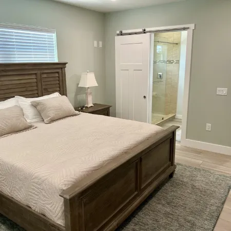 New waterfront, oceanview, 3 king bedrooms, w/full baths + 1/2 bath w/pool, dock