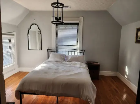 Historic downtown remodeled home Отели в г. Лафайетт