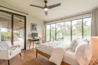 MidMod Luxury Retreat- Heated Pool and Spa, Game Room, Fire Pit, Sleeps 12