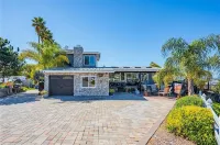 Spacious 4 bedroom, 3 bath with playground Panoramic view, private and gated Hotels in San Marcos