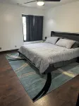 Spacious 5-bedroom house in beautiful Carter Lake with fitness room, WiFi