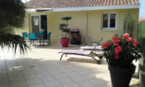 Gites Tarnos T2 with swimming pool