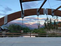 NEW Entire Cabin, 🏔 & 🌊 Views + Hot Tub Downtown