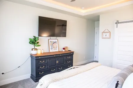 Castle Peak home w/HOT TUB, GAME ROOM + COMMUNITY POOL. Отели рядом с достопримечательностью «Парк Ротари Понд»