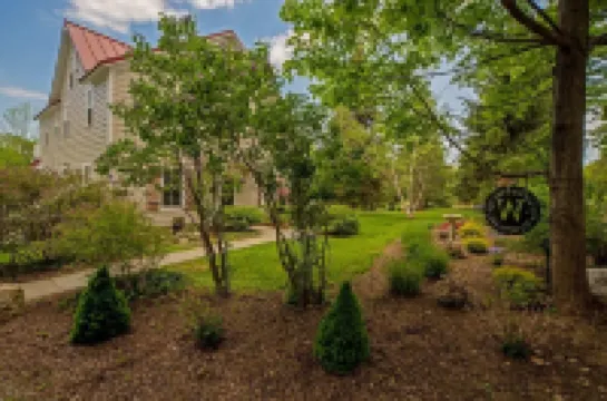 Fabulous cozy farmhouse on a Hudson Valley mountaintop