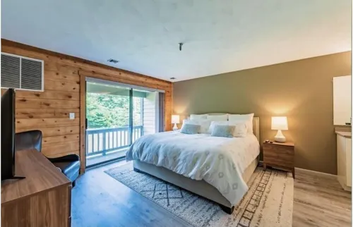 Ski in/Ski out Modern Chic Condominium