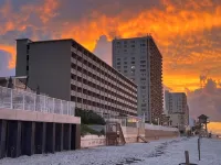 Gorgeous Oceanfront Studio Cozy Condo with Private Balcony.