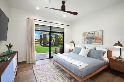 Spectacular View Home for 20! Ocean, Mountain, golf views! 5min from Poipu beach Poipu Beach附近的飯店