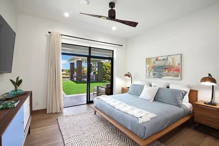 Spectacular View Home for 20! Ocean, Mountain, golf views! 5min from Poipu beach