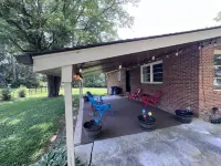 Mayberry’s Best! Peaceful, Bonus Room, Deck, Huge Yard, 5 min to downtown