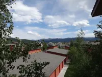 Victor Idaho 3rd floor condo , located between Grand Targhee & Jackson Hole. - 3-Star