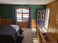 Country Farmhouse at 14 Hands Farm Hotels in Richwood Township