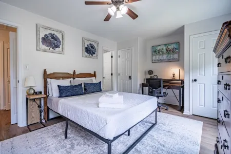 The Nest - Just 5 Miles from Braves & so close to ATL! Отели в г. Мариетта