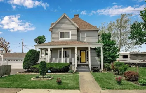 Location! Close to Falls! 6-bedroom house in Niagara Falls