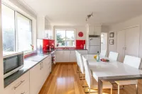 A private rural cottage close to beaches and Whitemark township Hotels in Flinders Island