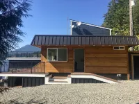 Dreamlike Lakefront Cabin on Lake Sutherland