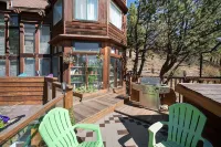 Adventures at Angel's Landing await you! Apartment in large mountain home for 3.