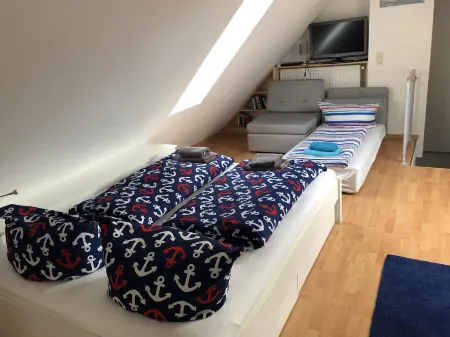 80 m from the beach, everything in view - Anchorage vacation apartment