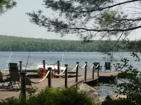 Immaculate Waterfront Studio Apt, kayaks, hot tub, 45 min. to Acadia