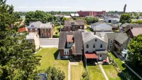 Cheerful 2-bedroom home in the Boro Chambersburg