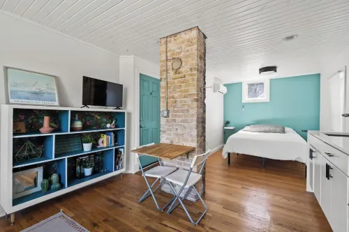 Stylish Studio in Walkers Point