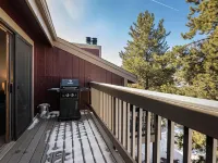 Dog-friendly condo close to Winter Park shuttle with pool, hot tub, tennis, gym Hotels in Fraser