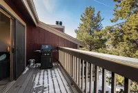 Dog-friendly condo close to Winter Park shuttle with pool, hot tub, tennis, gym