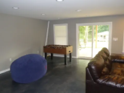 Beautiful Waterfront Home On Lake Anna