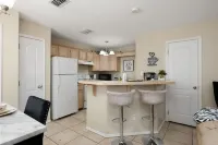 The Parisian Keyless Condo 4 min from Airport and Hospitals