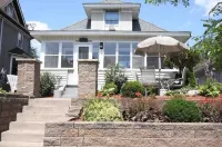 Sleeping on Selby- Duplex near Cathedral Hill - Kitchens
