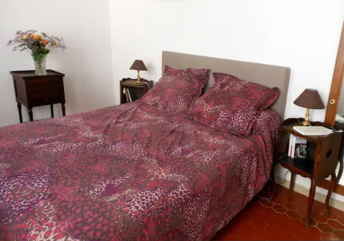 70m2 Town Apartment, Located a Stone's Throw from the Old Port.